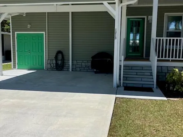 1213 Chipewa Dr, Barefoot Bay, FL 32976