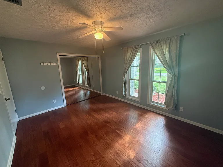2374 Stafford Dr — Photo 43