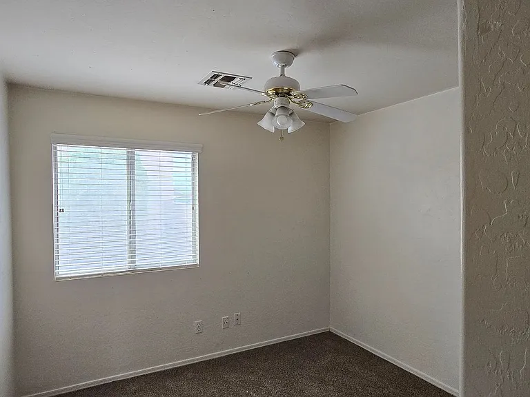 10936 W Vista Ave — Photo 15
