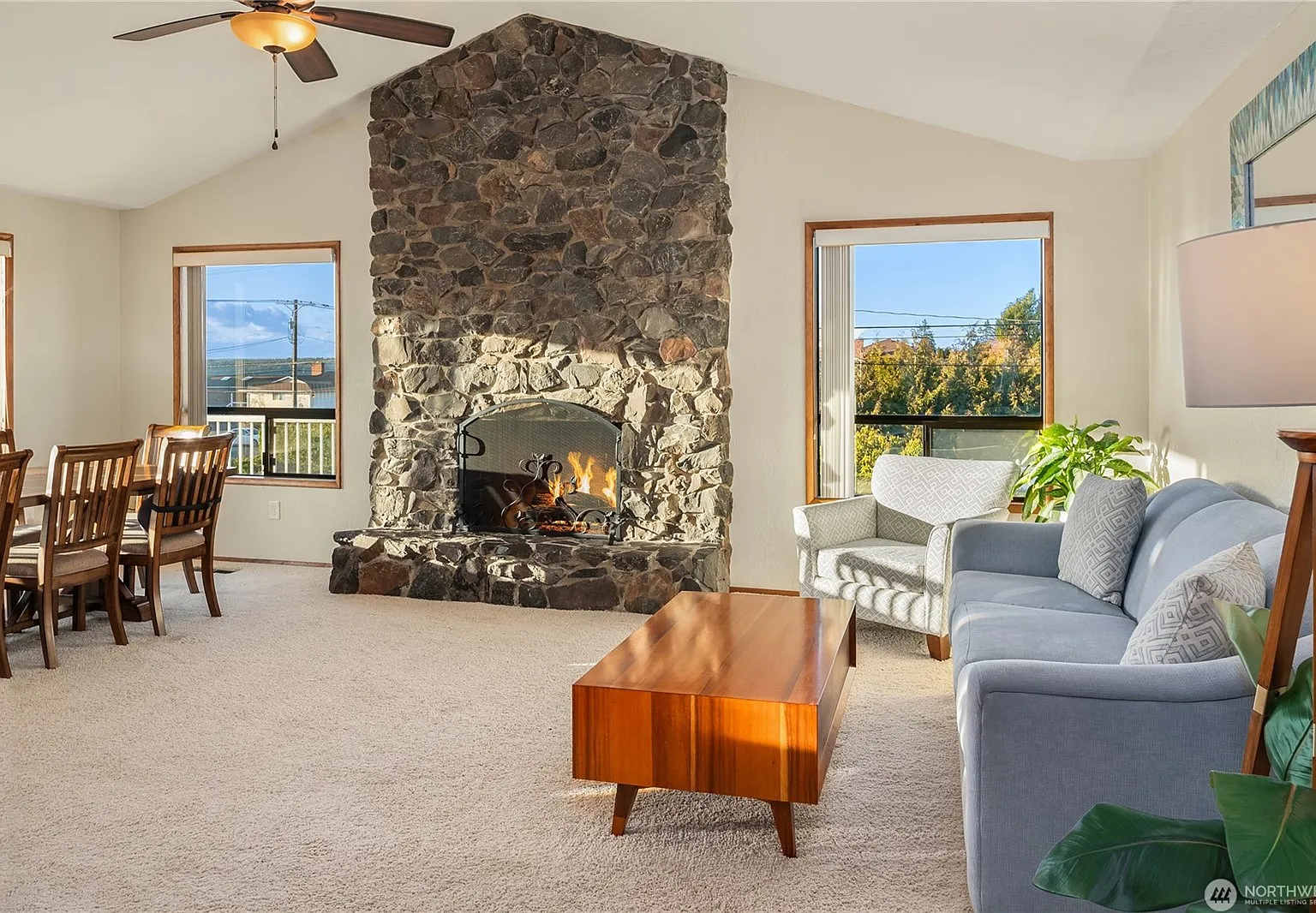 4 bed, 3510 sqft, $3,995 — Photo 3