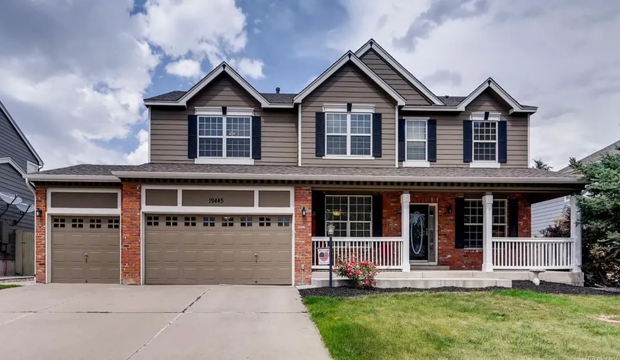 4 bed, 3.5 bath, 3901 sqft, $3,750 — Photo 1