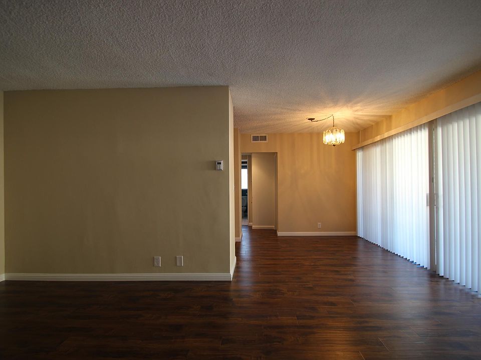 1st image of 151 N Hudson Ave APT 1