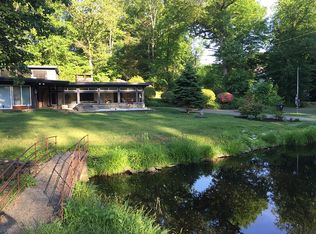204 Honeycomb Ln, Milford, CT 06461
