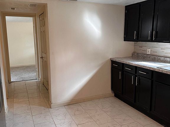 3rd image of 2800 Woodward St