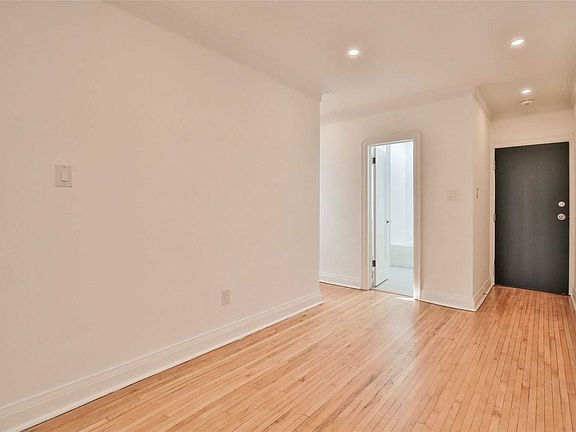 3rd image of 3317 Lake Shore Blvd W #2