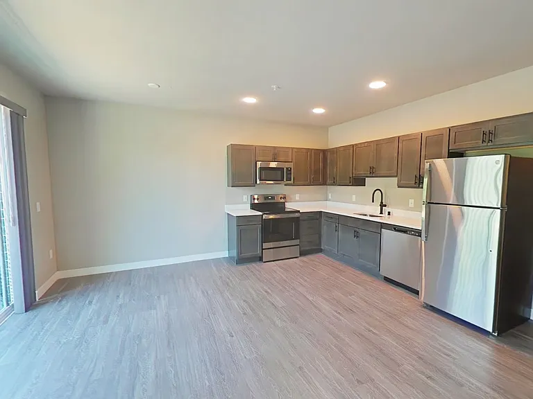 Beaverbrook Apartments — Photo 45