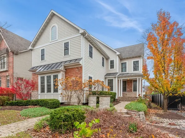 540 S Webster St, Naperville, IL 60540