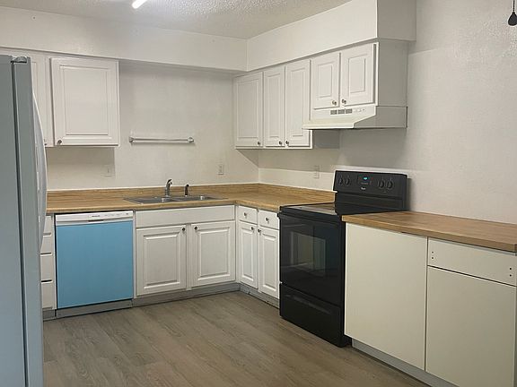 2nd image of 4422 Westminster Dr