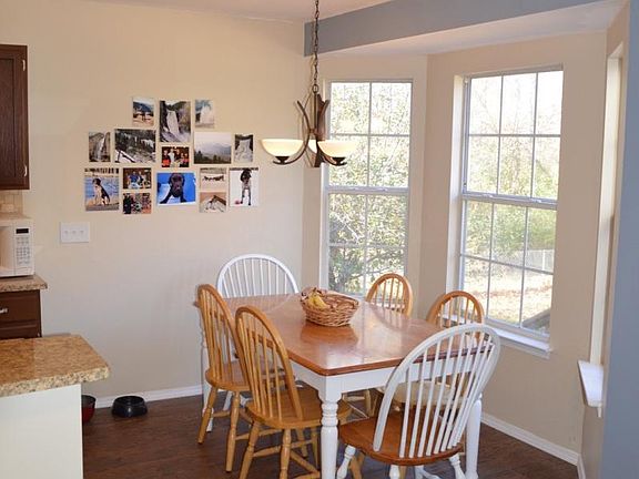 4th image of 3224 W Parkway Dr