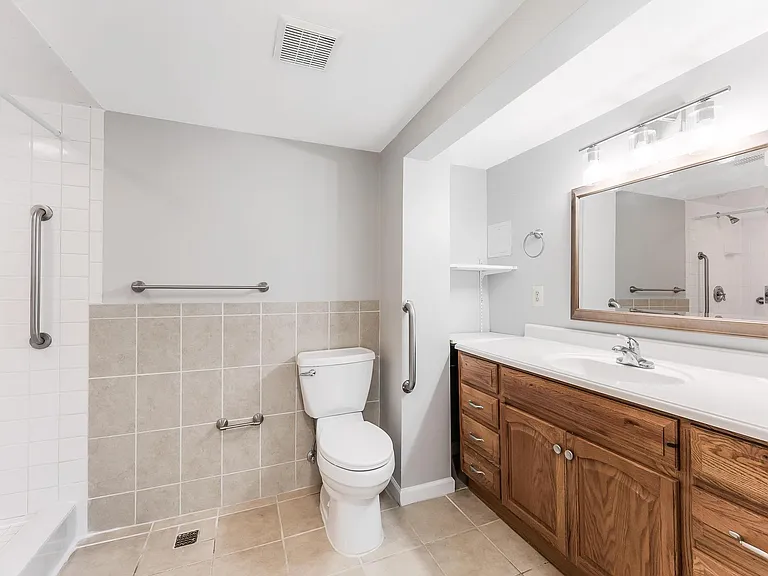 1005 N Lebanon St — Photo 38