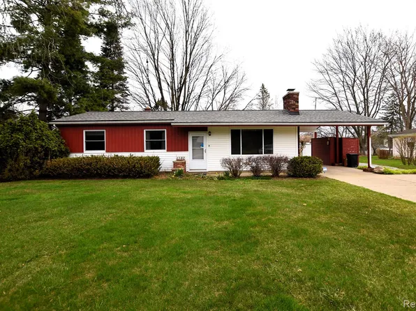 1392 Autumn Dr, Flint, MI 48532