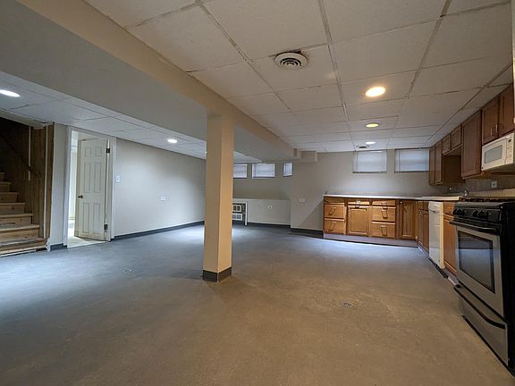 3rd image of 1300 N Pine Ave #B