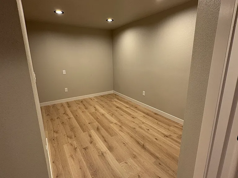 104 Crabapple Dr — Photo 17