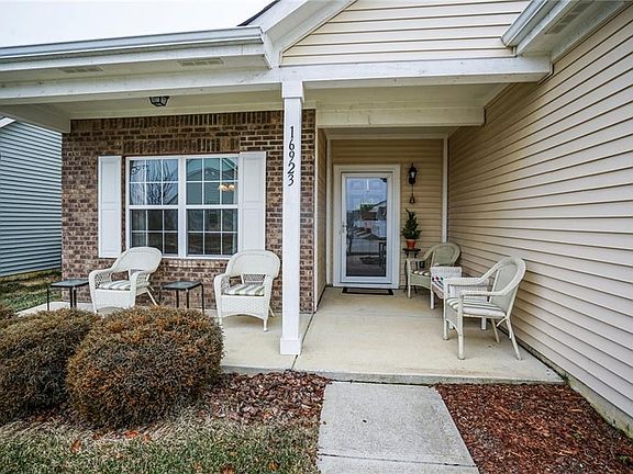 2nd image of 16923 Stroud Ln