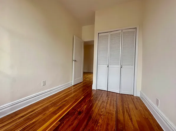 115 Washington Place image 8 of 8