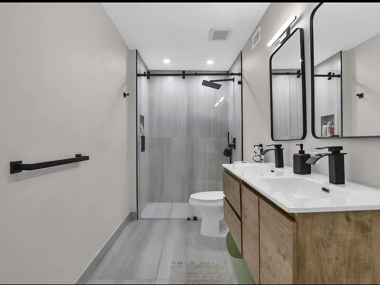 7576 Courtyard Run E — Photo 6
