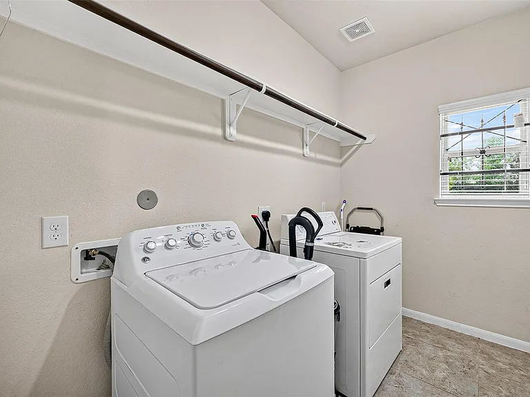 2931 Oakdale Landing Ct — Photo 25