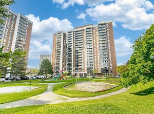 17 Knightsbridge Rd #903, Brampton, ON L6T3X9
