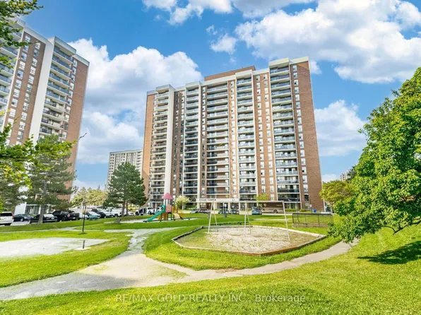 17 Knightsbridge Rd #903, Brampton, ON L6T 3X9