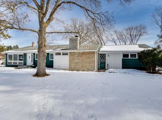 1710 Lilac Ln, Mendota Heights, MN 55118