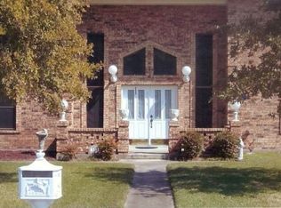 511 Islet Dr, Runaway Bay, TX 76426