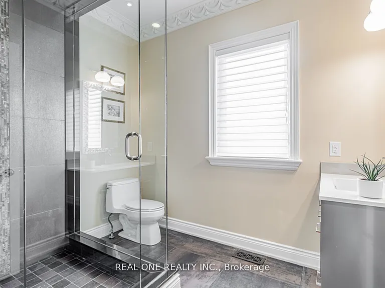15 Royal Oak Dr — Photo 19