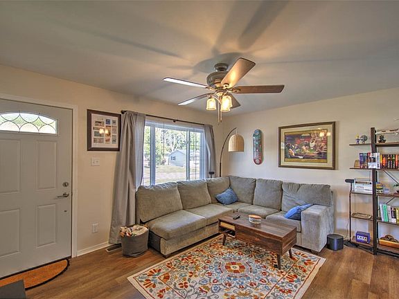 5th image of 55 Ridgeway Dr
