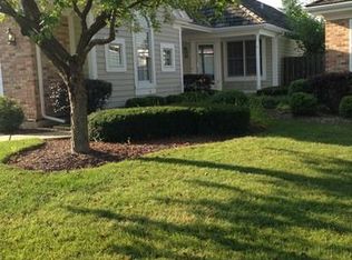 451 Park Barrington Dr, Barrington, IL 60010