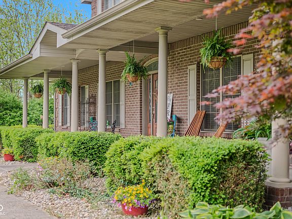 5th image of 3839 Meadowbrook Dr