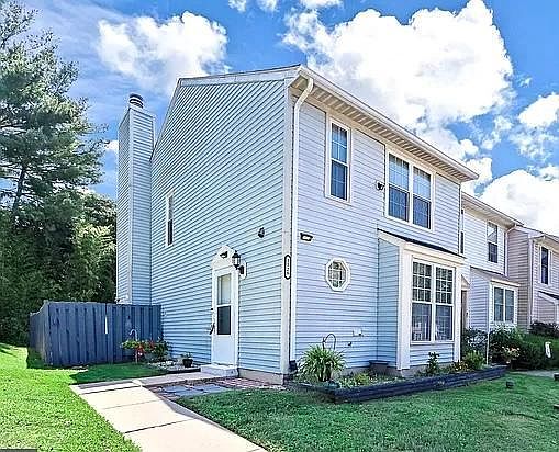1st image of 1329 Stockett Sq