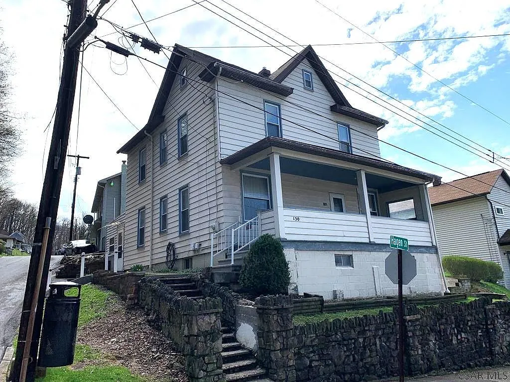 130 Hagen St photo 1