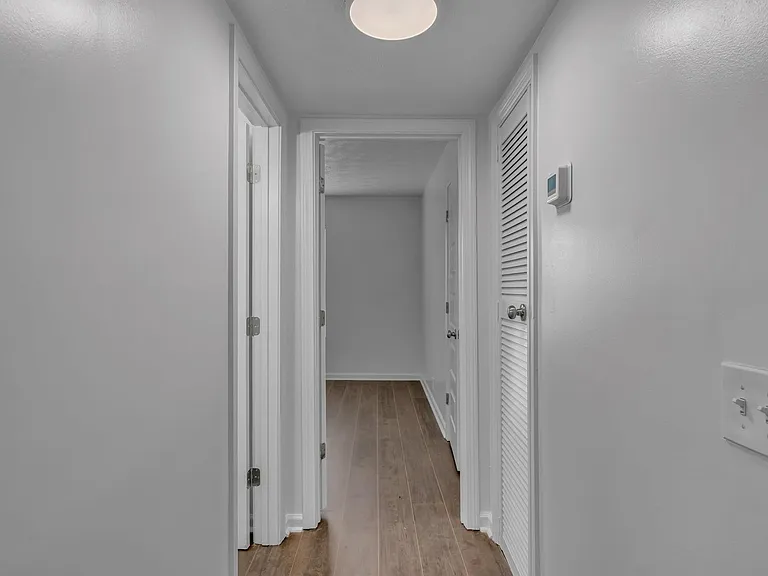 2714 Jefferson St — Photo 11