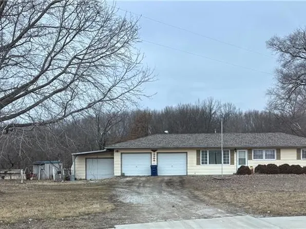 1503 E Main St, Smithville, MO 64089