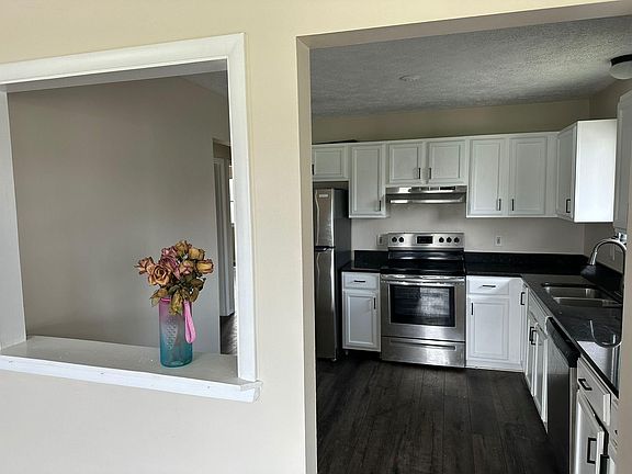 2nd image of 1522 Burcham Dr