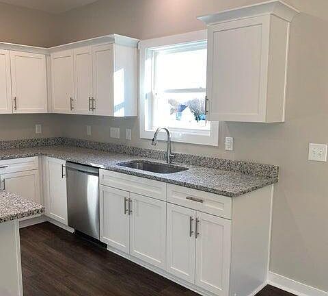 5th image of 1211 Scarlet Oak Rd