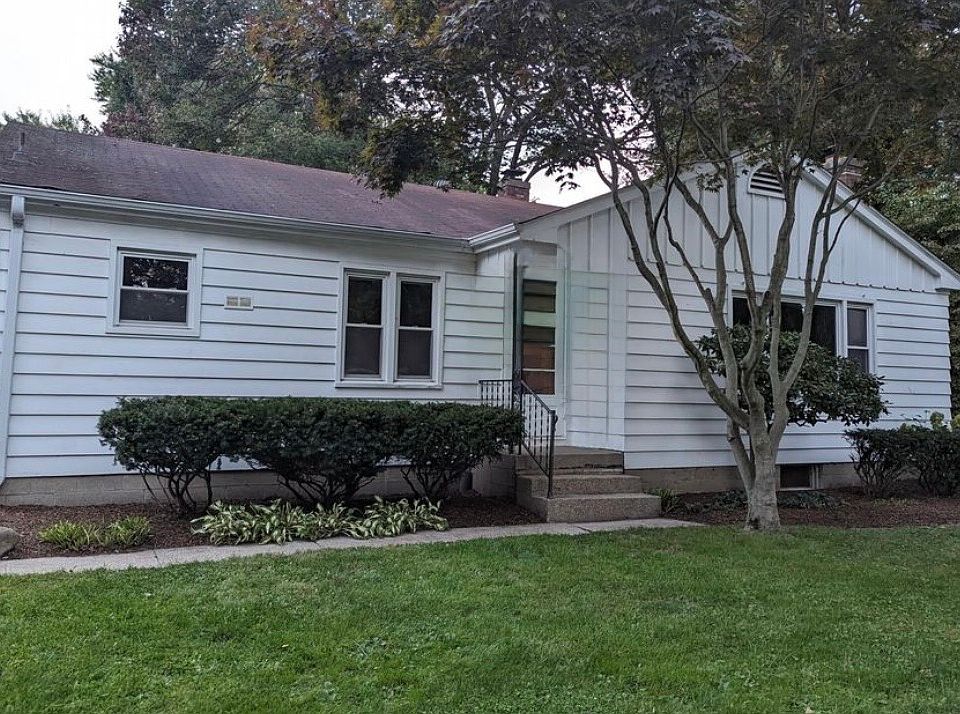 1st image of 750 Elm Ct