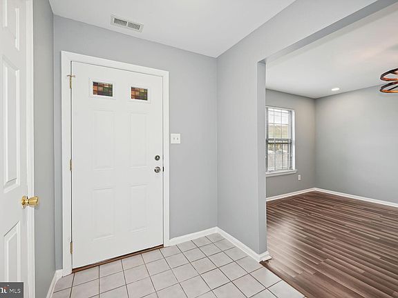 3rd image of 105 Allens Ln