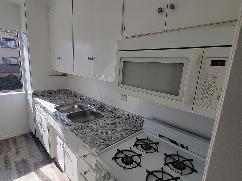 1st image of 11259 Morrison St APT 2
