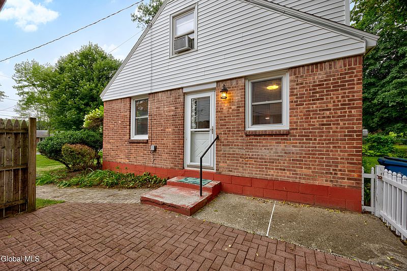 3rd image of 113 Marjorie Drive