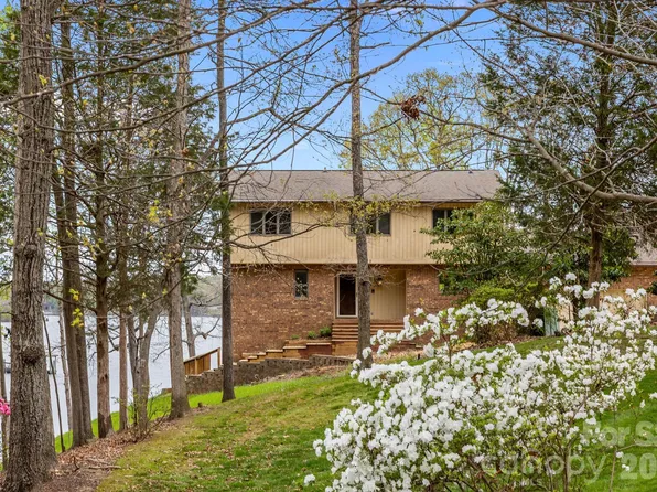 119 Langdon Rd, Mooresville, NC 28117