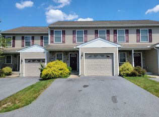 10 Parkview Ter, Ephrata, PA 17522