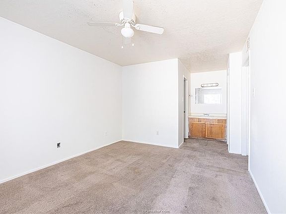 5th image of 1107 Verde Dr APT 8