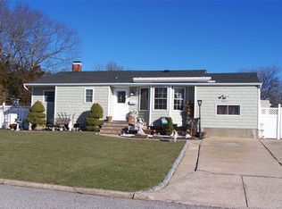 3015 Beechnut Ave, Medford, NY 11763