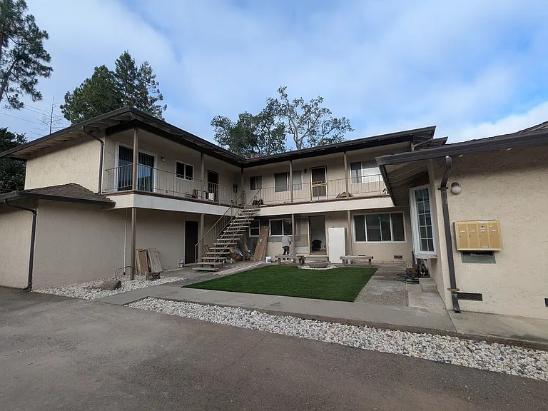 22434 Salem Ave #B — Photo 18