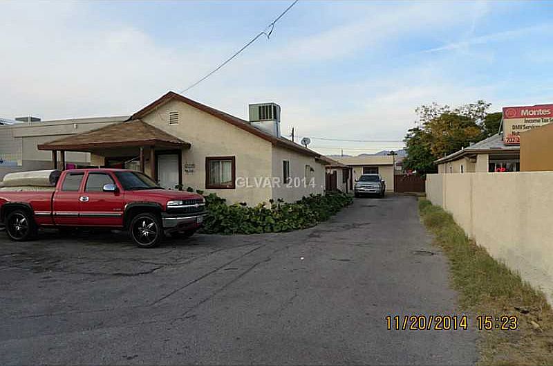 1st image of 3712 Vegas Dr