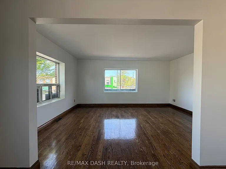 2973 Bloor St W #UPPER — Photo 14