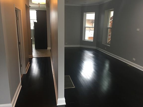 3rd image of 3515 S Calumet Ave