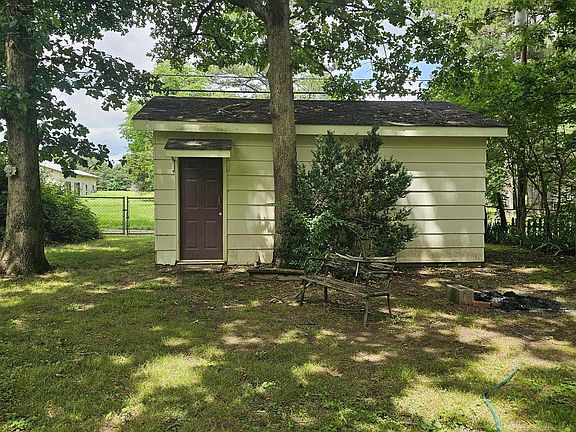 4th image of 2007 Morningside Dr NW