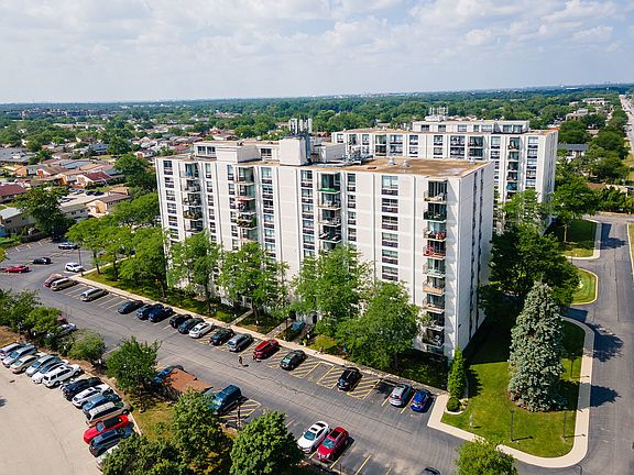2nd image of 9001 Golf Rd APT 9C