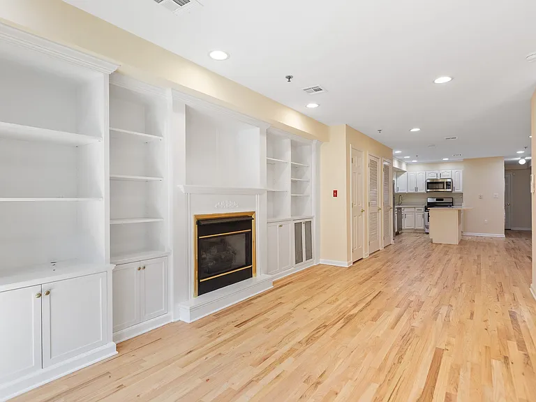 121 Jackson St #2 — Photo 7